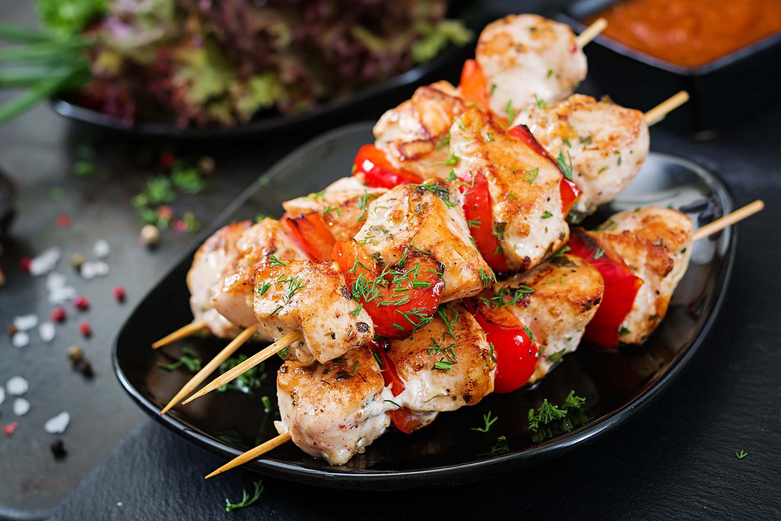 chicken-skewers-with-slices-sweet-peppers-dill